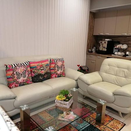 Aparthotel Astoria Chisaria Zewnętrze zdjęcie
